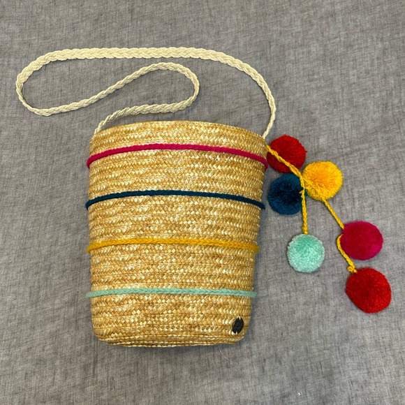 Billabong Sun Seeker Straw Bucket Beach Tote Bag with Pom Pom Tassels - Picture 1 of 13